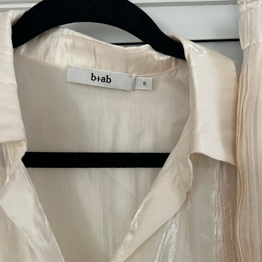 Pleated Satin Skirt Set - Picture 6 of 13